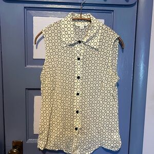 St John size 4 sheer sleeveless top